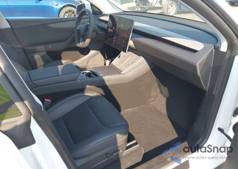 2026 Tesla Model Y Long Range Dual Motor All-Wheel Drive from USA, damaged, VIN 7SAYGDED0TA452117